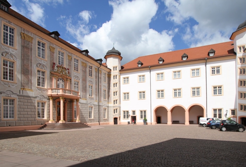 Kaufen Sie jetzt ihr Garagentor von Garagentore Weber in Ettlingen.